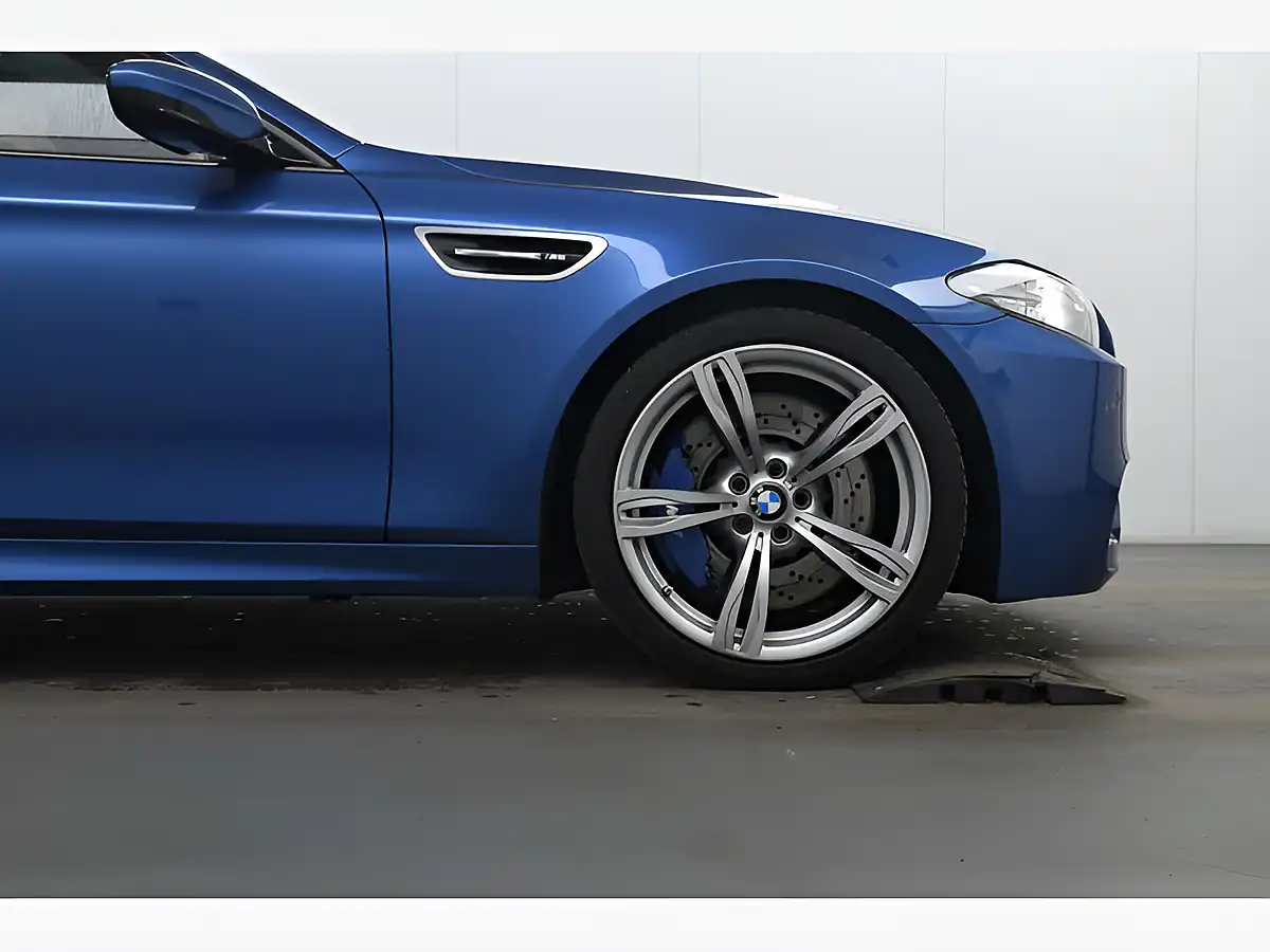Used 2015 BMW M5 Blue - Interior and Exterior details 15