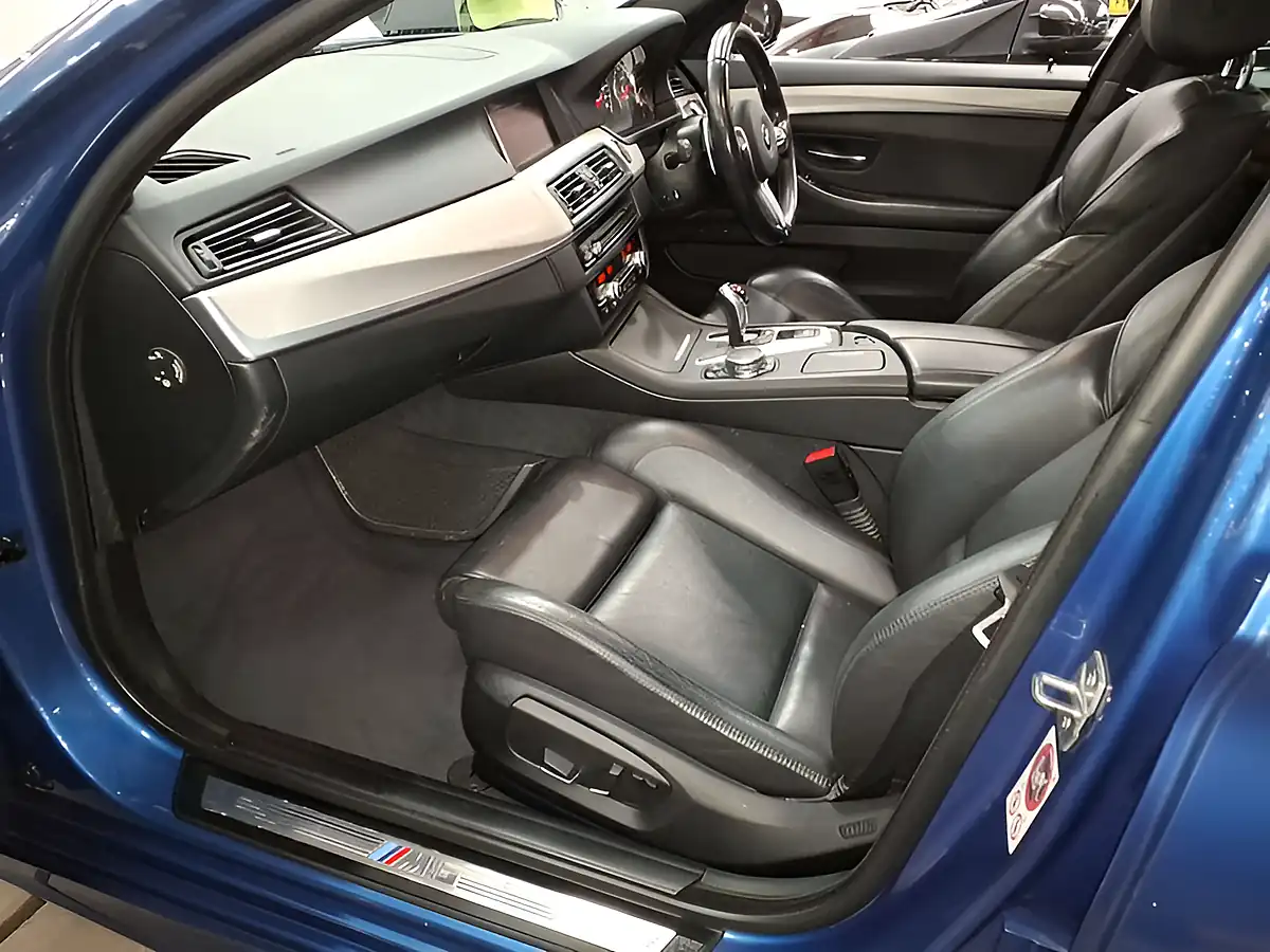 Used 2015 BMW M5 Blue - Interior and Exterior details 18