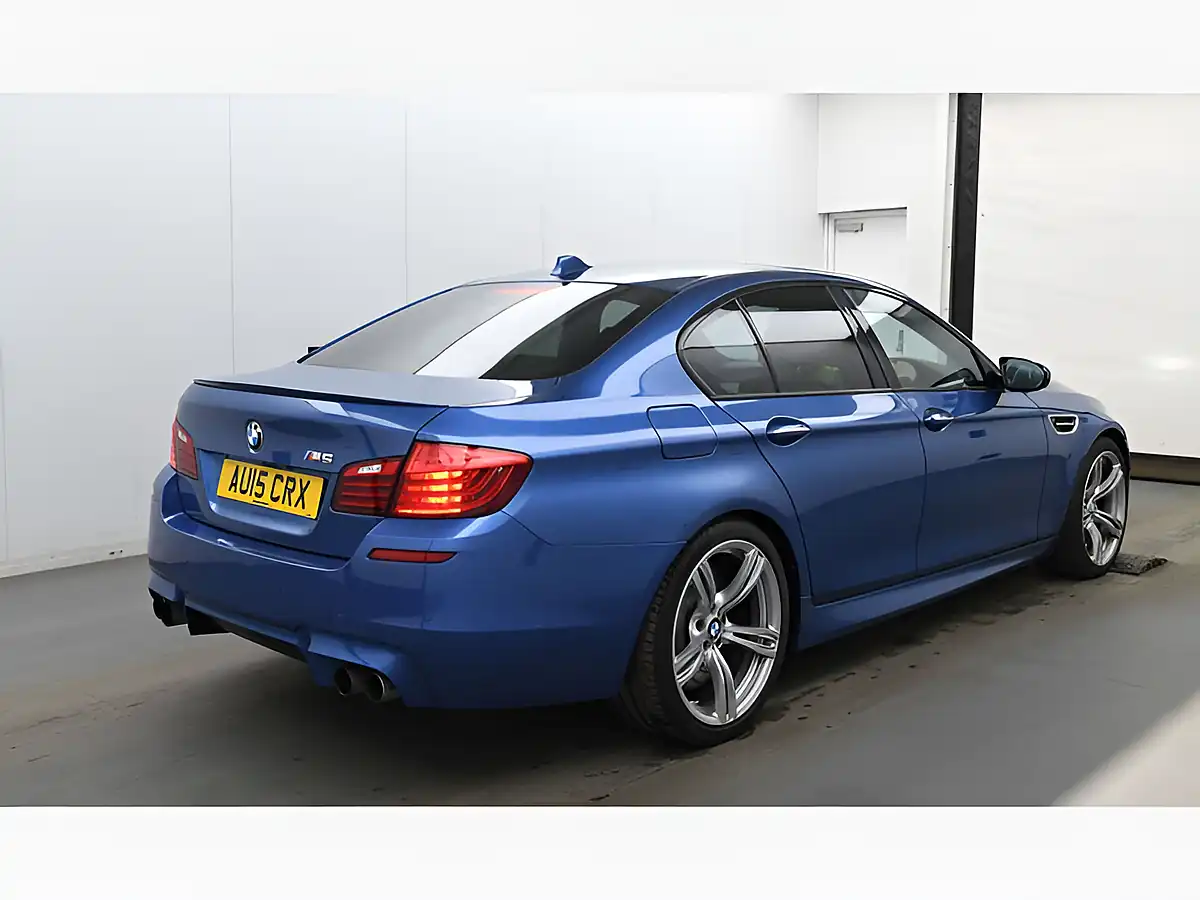 Used 2015 BMW M5 Blue - Interior and Exterior details 4