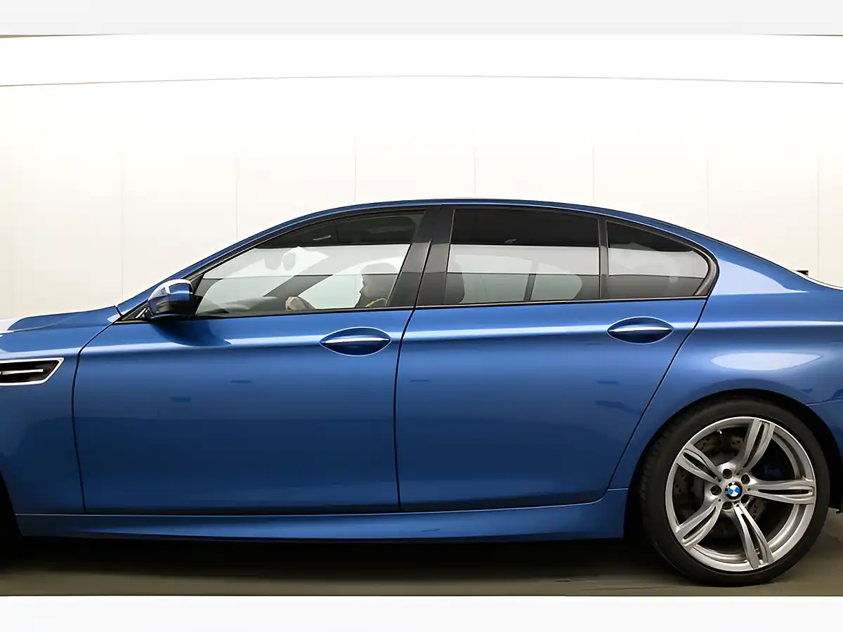 Used 2015 BMW M5 Blue - Interior and Exterior details 5
