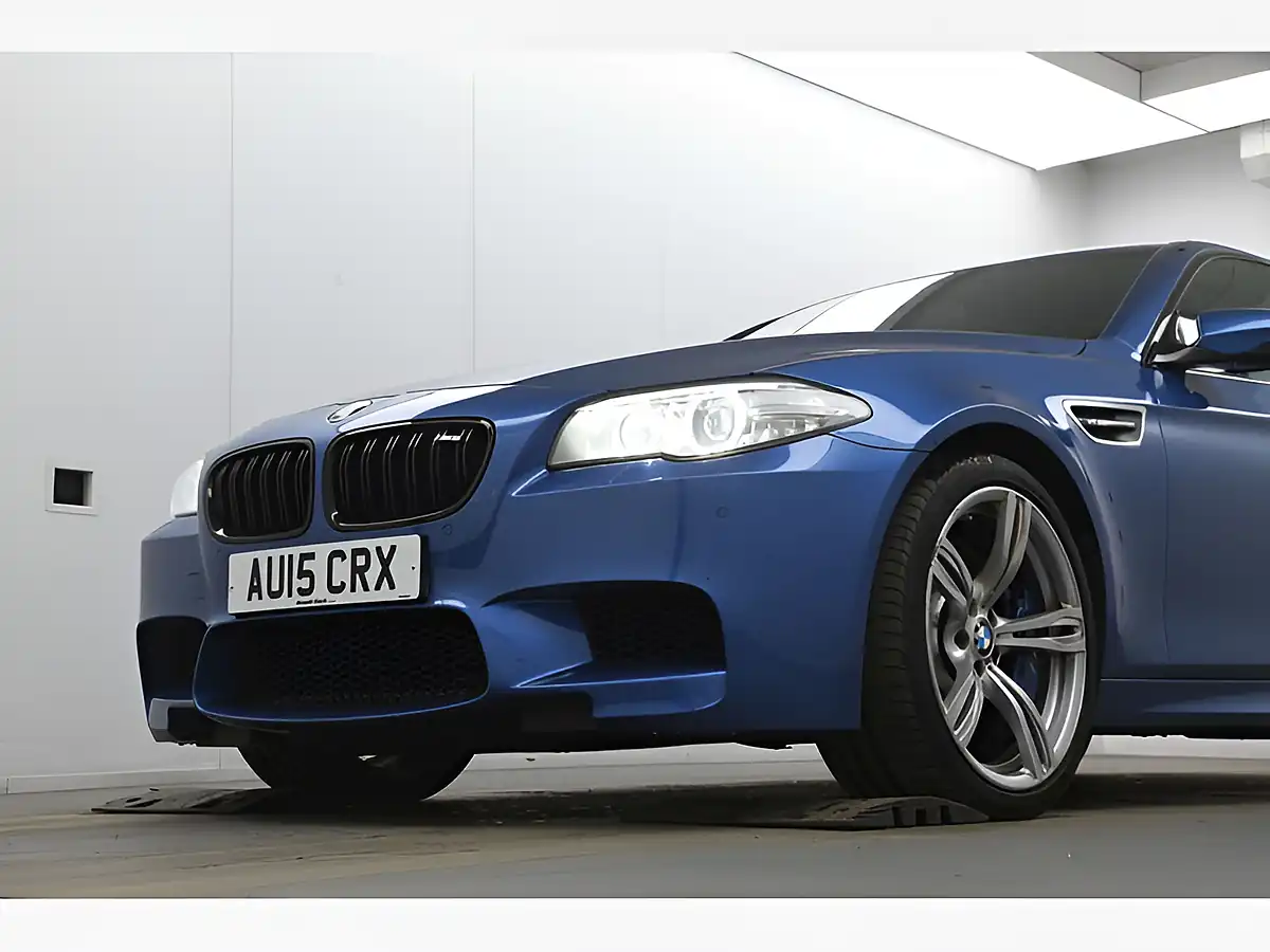 Used 2015 BMW M5 Blue - Interior and Exterior details 6