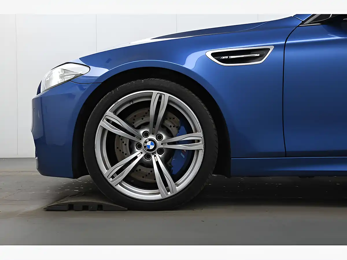 Used 2015 BMW M5 Blue - Interior and Exterior details 8