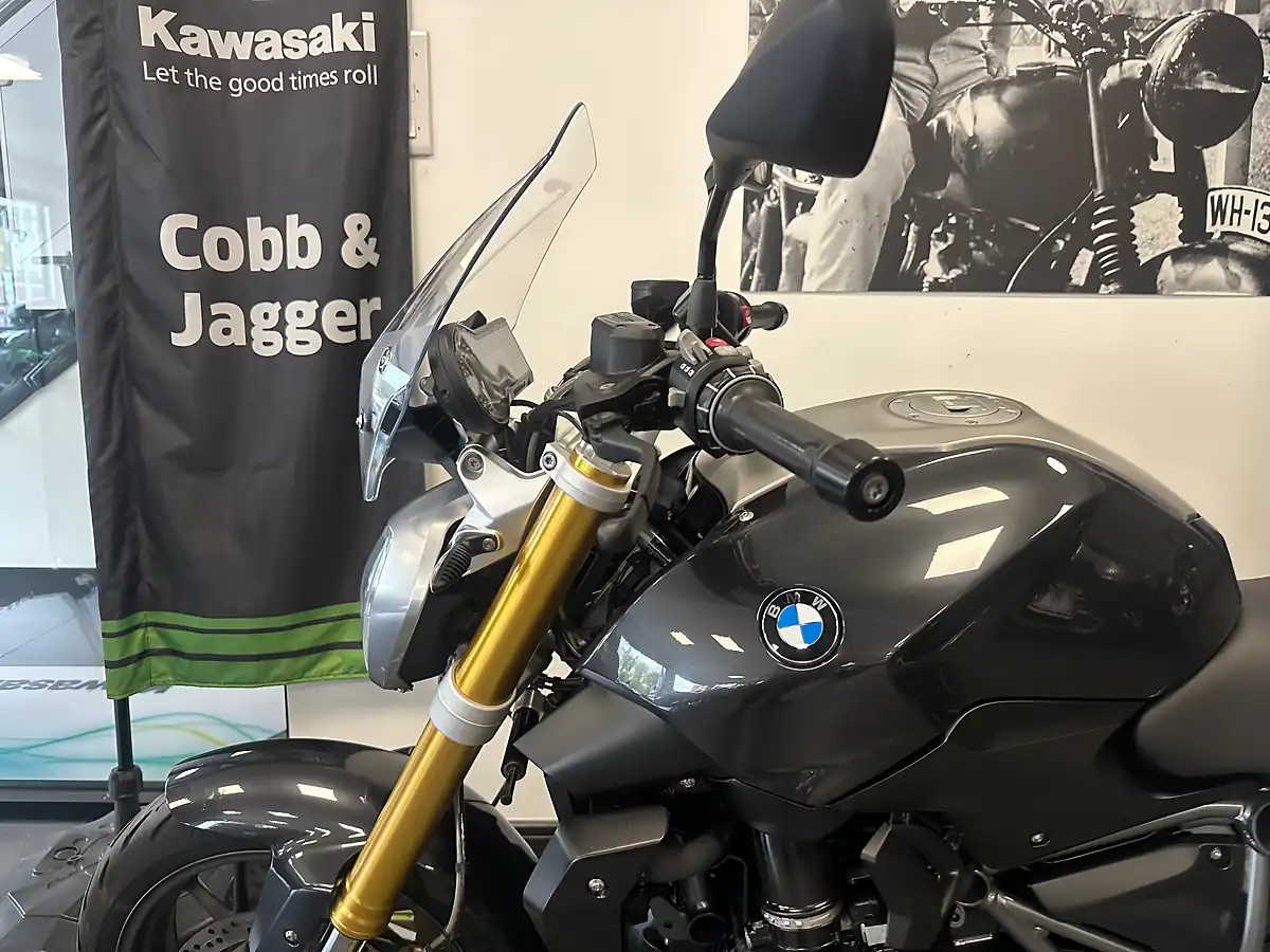 Used 2015 BMW R1200R Naked Grey - Interior and Exterior details 15