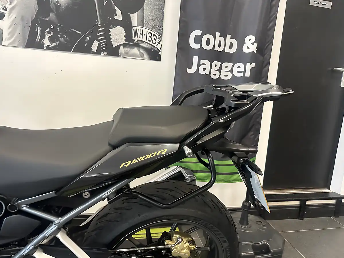 Used 2015 BMW R1200R Naked Grey - Interior and Exterior details 18
