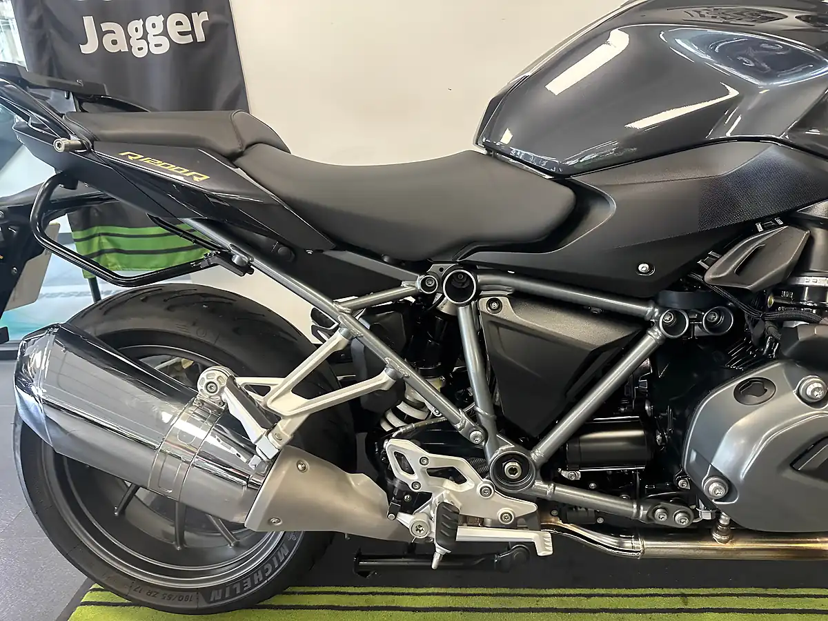 Used 2015 BMW R1200R Naked Grey - Interior and Exterior details 5