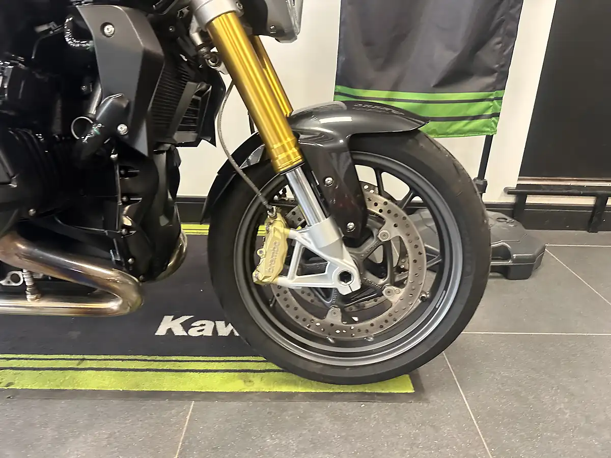 Used 2015 BMW R1200R Naked Grey - Interior and Exterior details 8