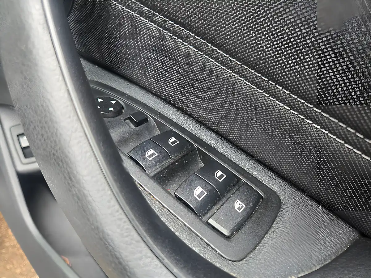 Used 2015 BMW X1 Sport Silver - Interior and Exterior details 16