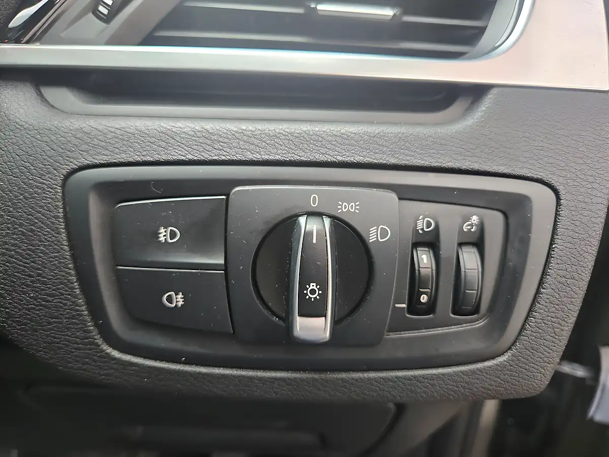 Used 2015 BMW X1 Sport Silver - Interior and Exterior details 17