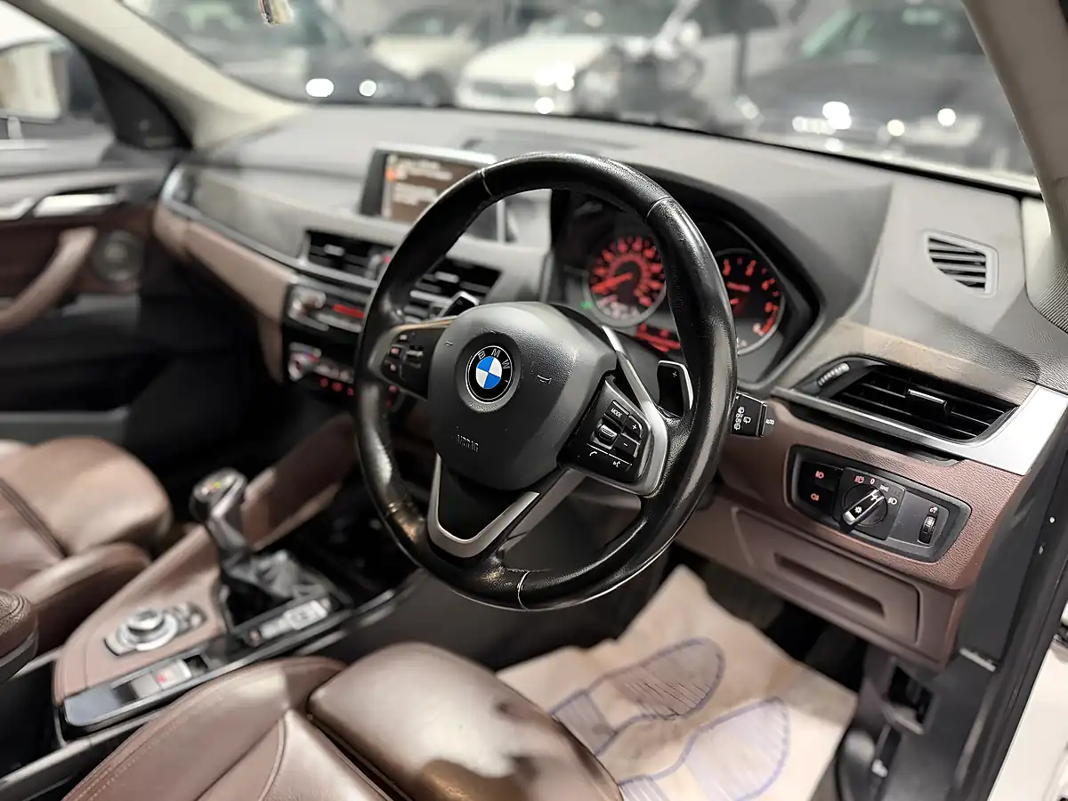Used 2015 BMW X1 Xline White - Interior and Exterior details 15