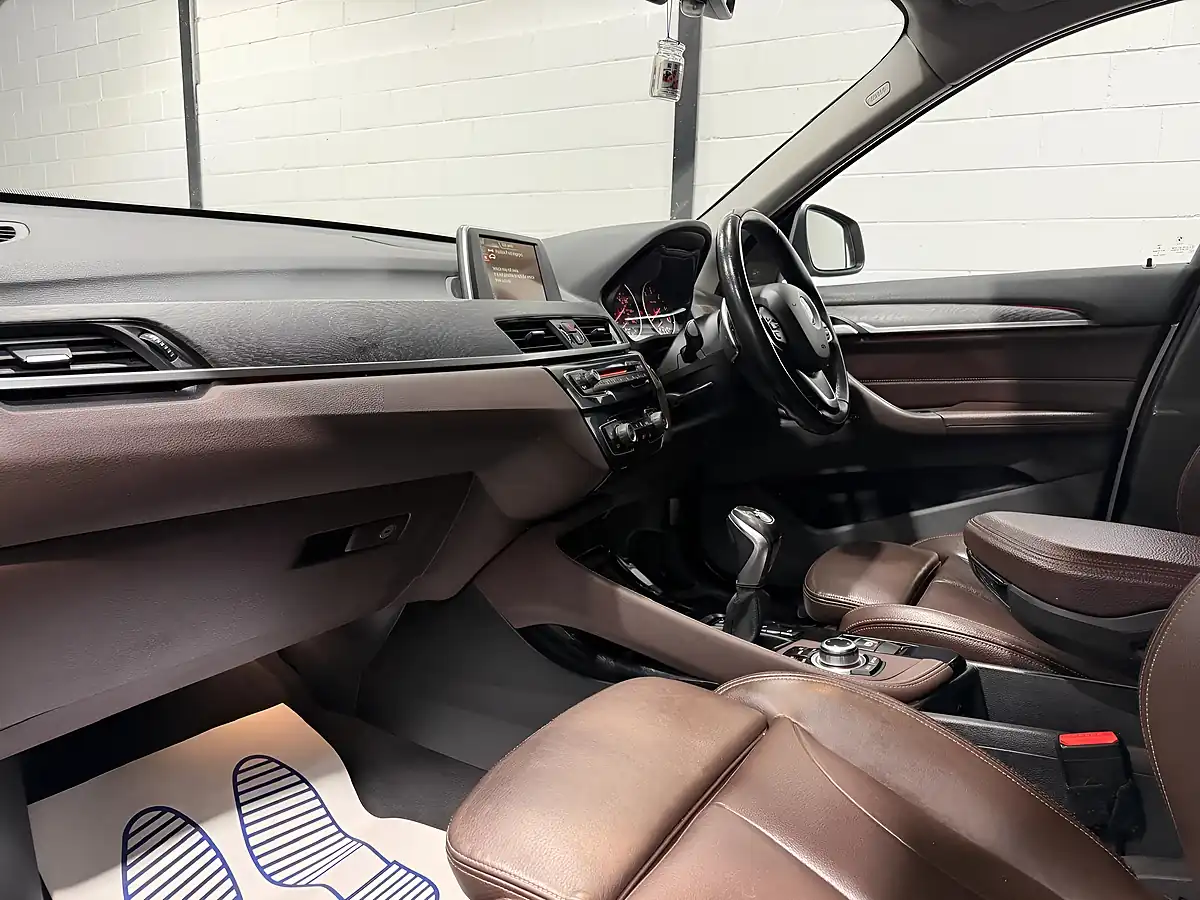 Used 2015 BMW X1 Xline White - Interior and Exterior details 16