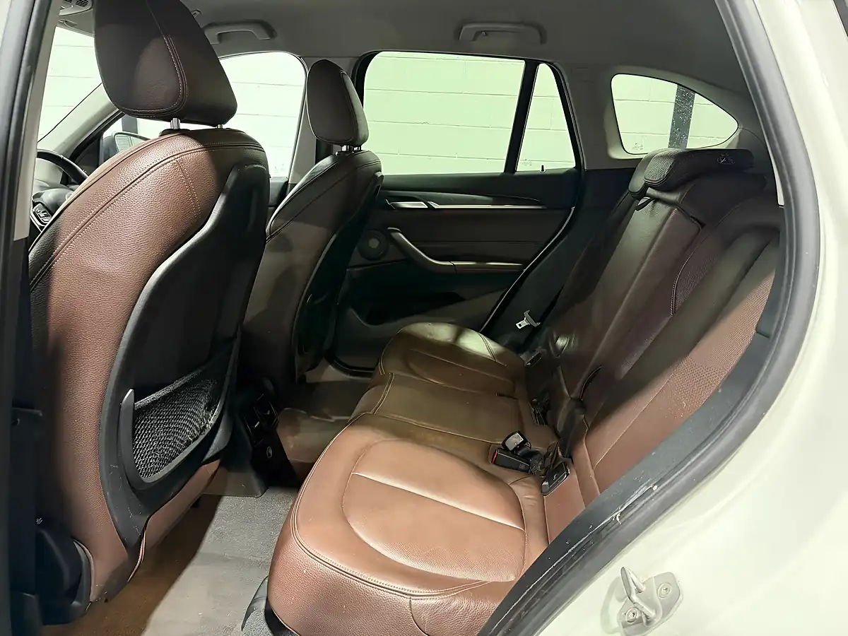 Used 2015 BMW X1 Xline White - Interior and Exterior details 19