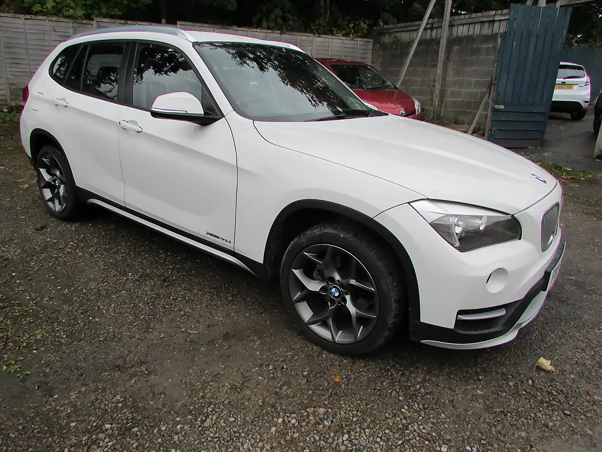 Used 2015 BMW X1 Xline White - Interior and Exterior details 8