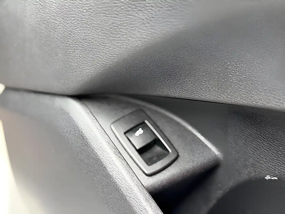 Used 2015 BMW X1 Xline White - Interior and Exterior details 13