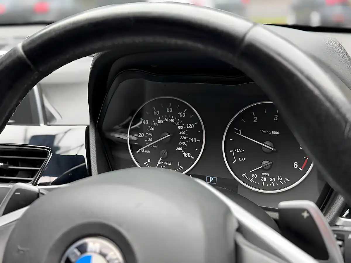 Used 2015 BMW X1 Xline White - Interior and Exterior details 14