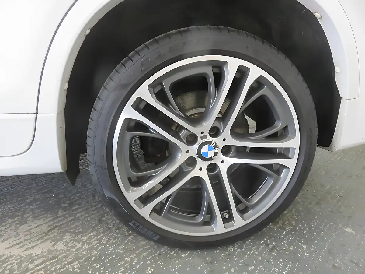 Used 2015 BMW X4 M Sport White - Interior and Exterior details 20
