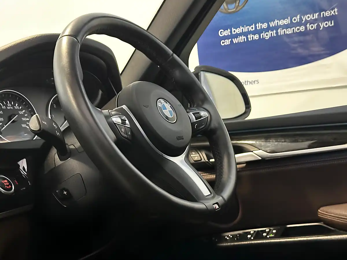 Used 2015 BMW X5 M Sport Alpine White - Interior and Exterior details 13