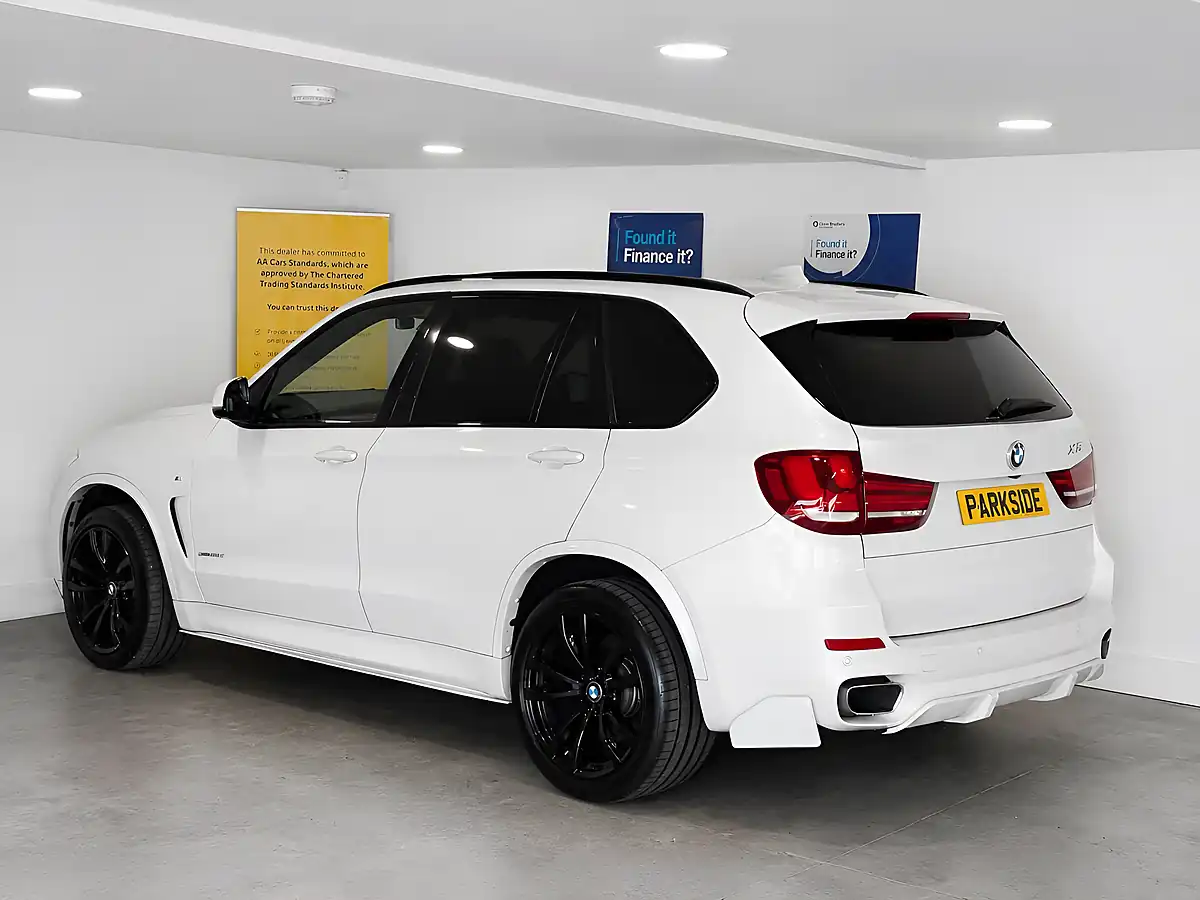 Used 2015 BMW X5 M Sport Alpine White - Interior and Exterior details 3