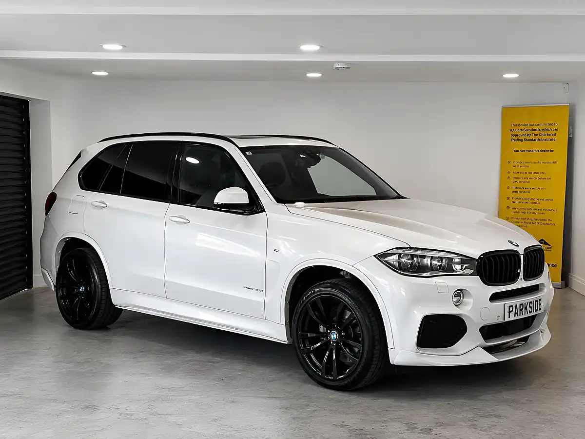 Used 2015 BMW X5 M Sport Alpine White - Interior and Exterior details 9