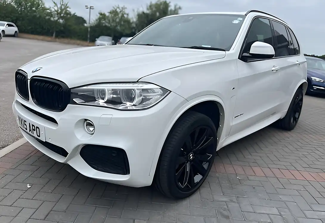 Used 2015 BMW X5 M Sport Alpine White - Interior and Exterior details 10