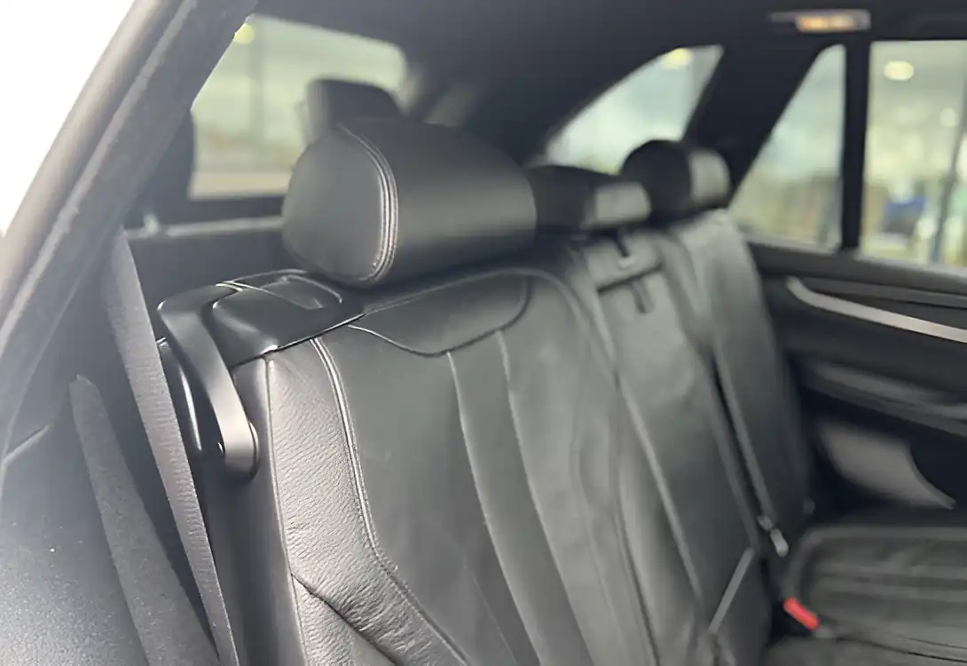 Used 2015 BMW X5 M Sport Alpine White - Interior and Exterior details 13