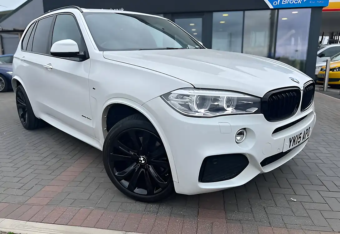 Used 2015 BMW X5 M Sport Alpine White - Interior and Exterior details 3