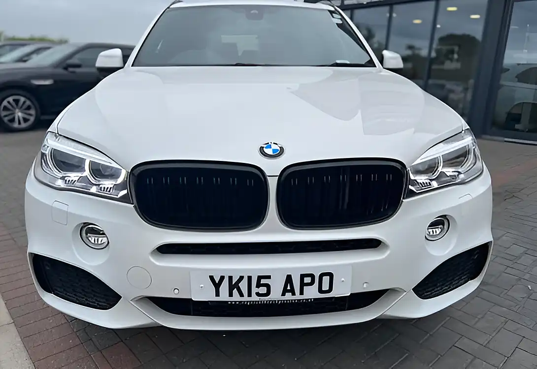 Used 2015 BMW X5 M Sport Alpine White - Interior and Exterior details 5