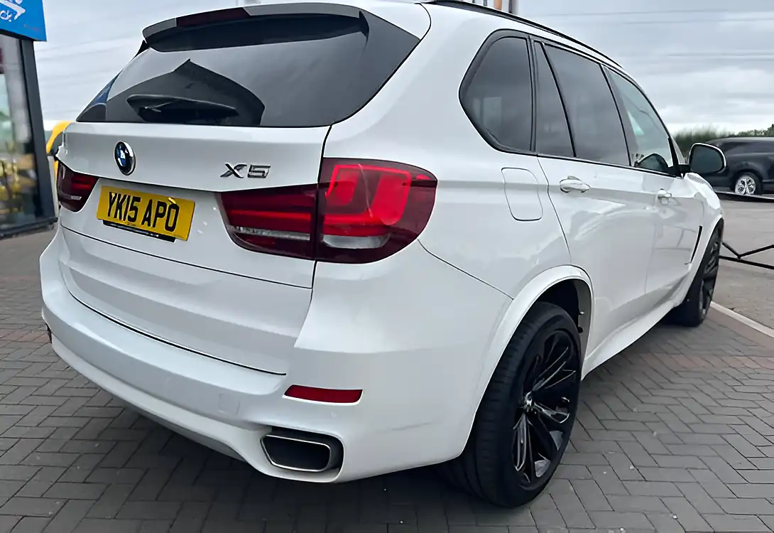 Used 2015 BMW X5 M Sport Alpine White - Interior and Exterior details 7