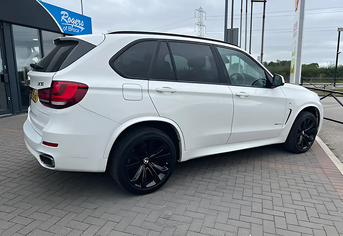 Used 2015 BMW X5 M Sport Alpine White - Interior and Exterior details 8