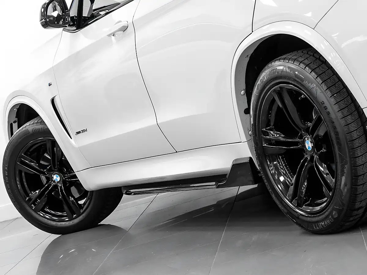 Used 2015 BMW X5 M Sport Alpine White - Interior and Exterior details 10