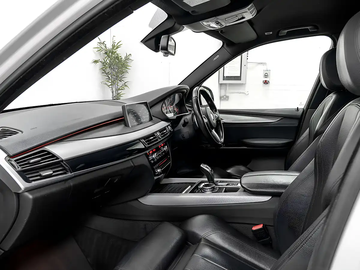 Used 2015 BMW X5 M Sport Alpine White - Interior and Exterior details 13