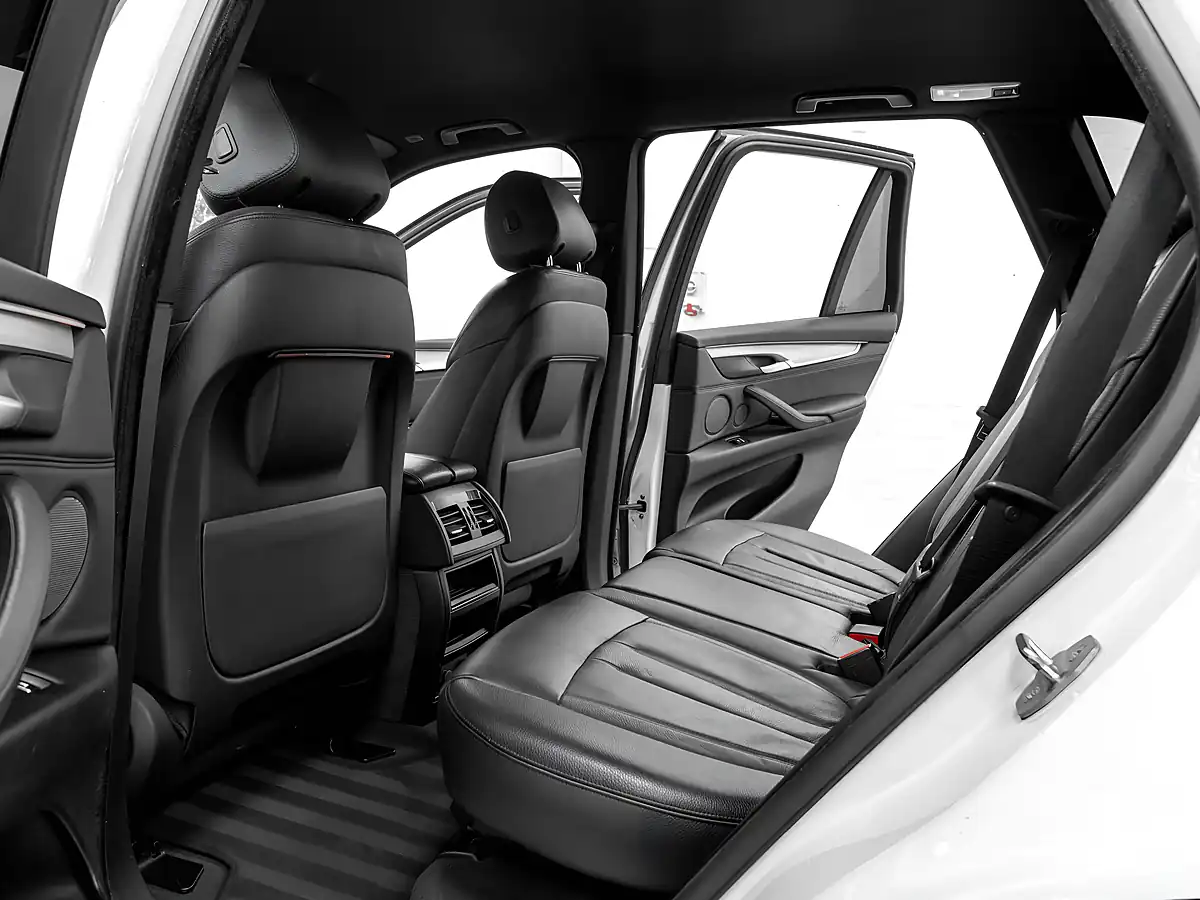 Used 2015 BMW X5 M Sport Alpine White - Interior and Exterior details 15