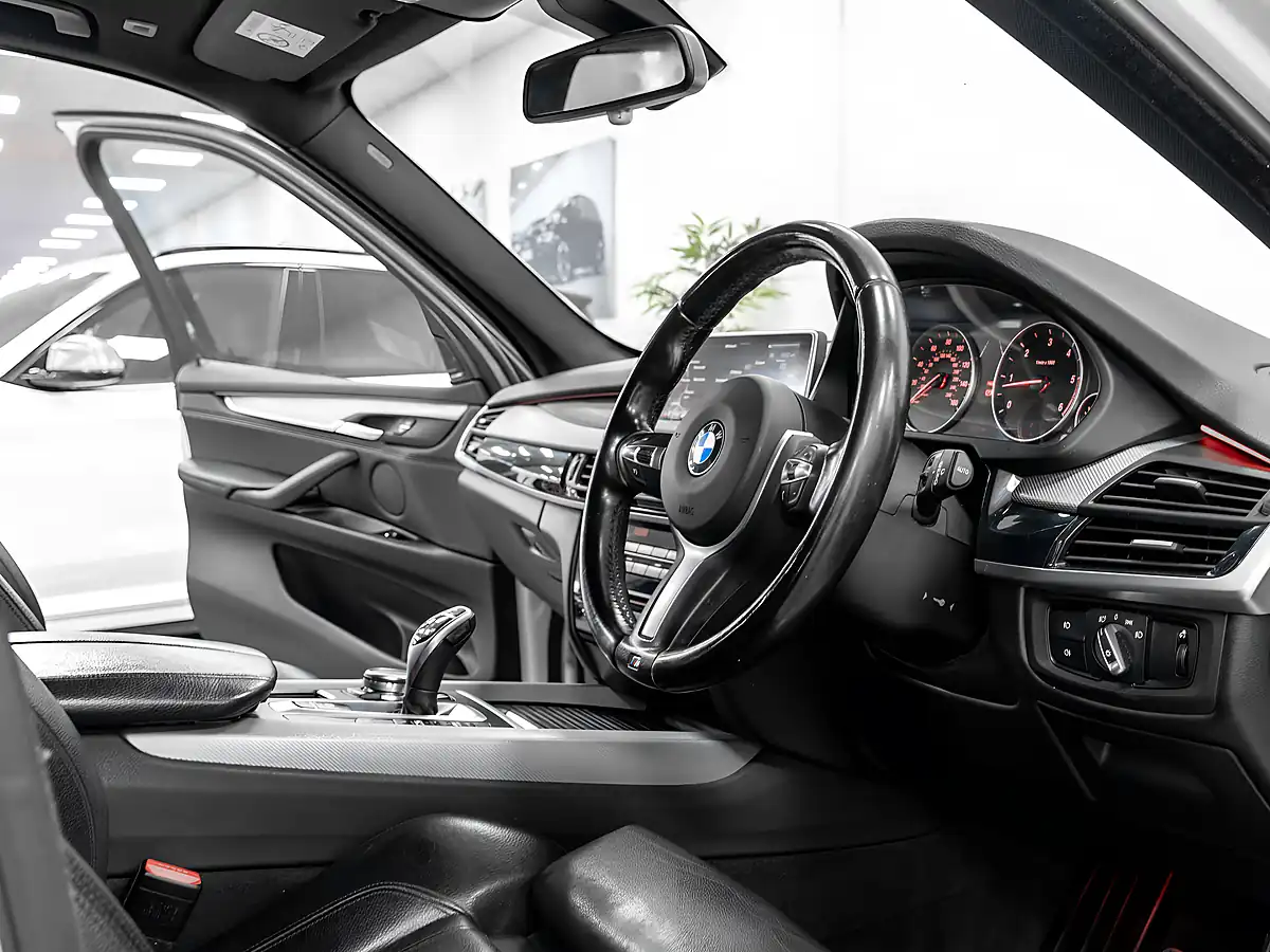 Used 2015 BMW X5 M Sport Alpine White - Interior and Exterior details 17