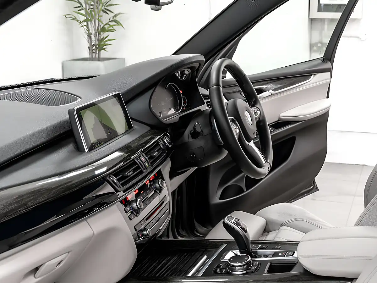 Used 2015 BMW X5 M Sport Carbon Black - Interior and Exterior details 16