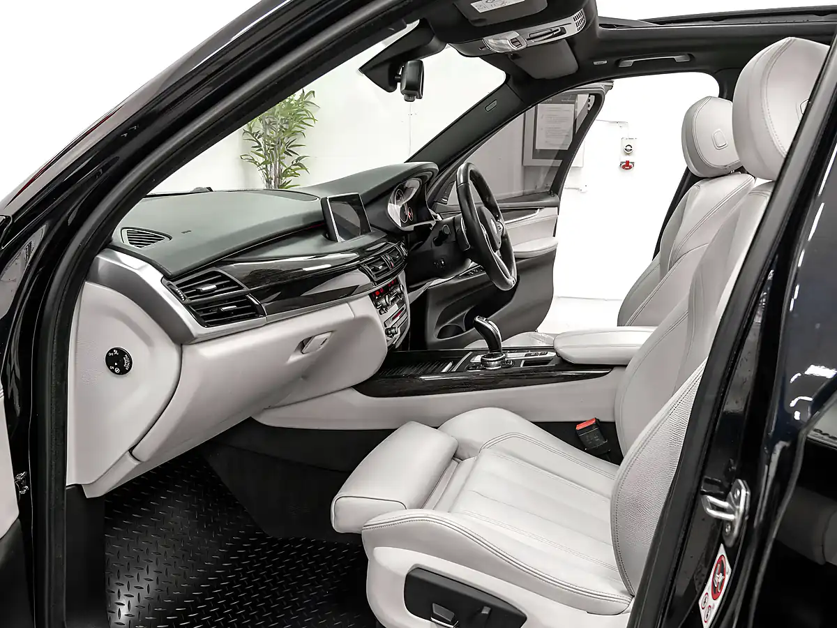 Used 2015 BMW X5 M Sport Carbon Black - Interior and Exterior details 11