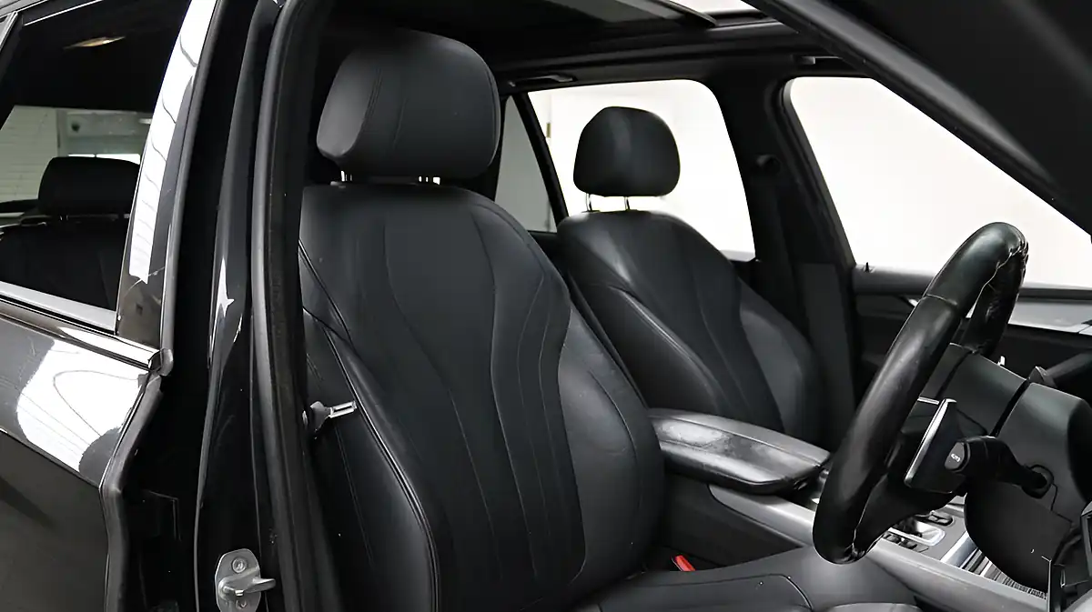 Used 2015 BMW X5 M50d Black - Interior and Exterior details 17