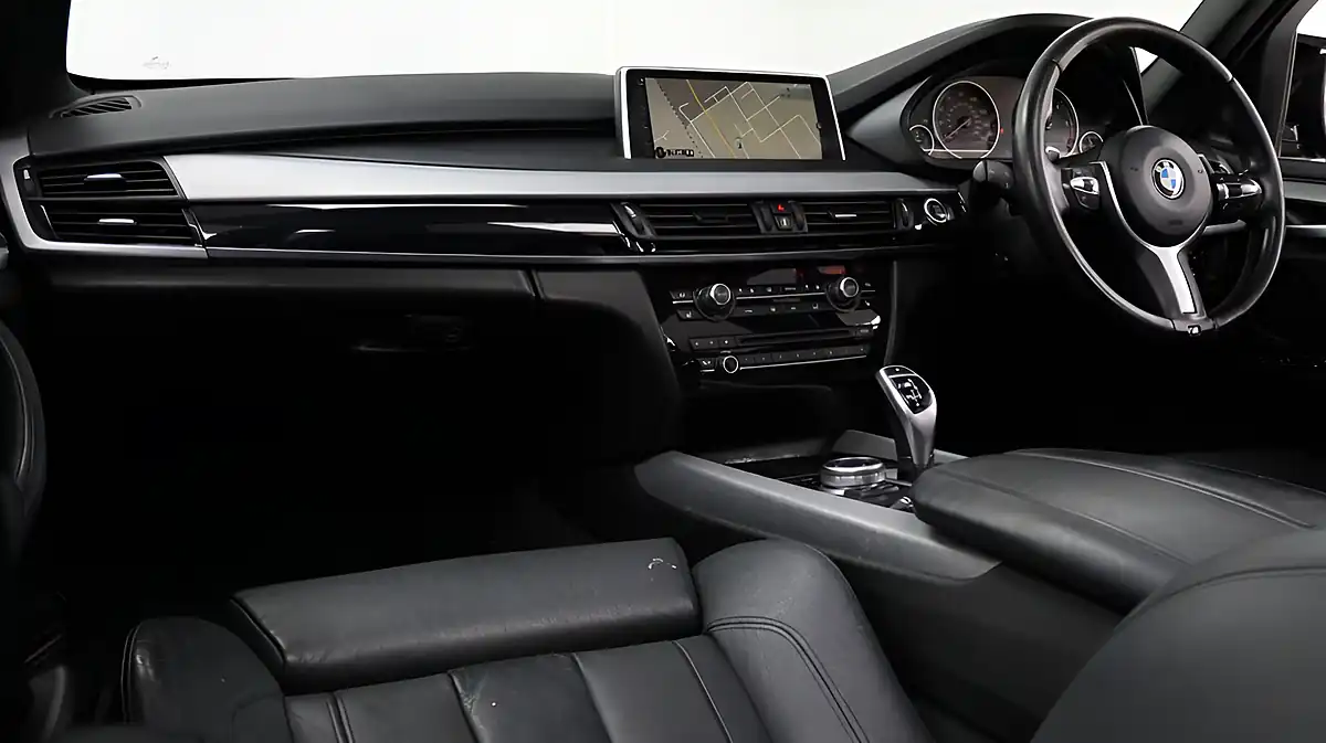 Used 2015 BMW X5 M50d Black - Interior and Exterior details 19