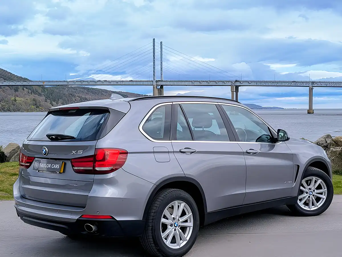 Used 2015 BMW X5 Se Grey - Interior and Exterior details 5