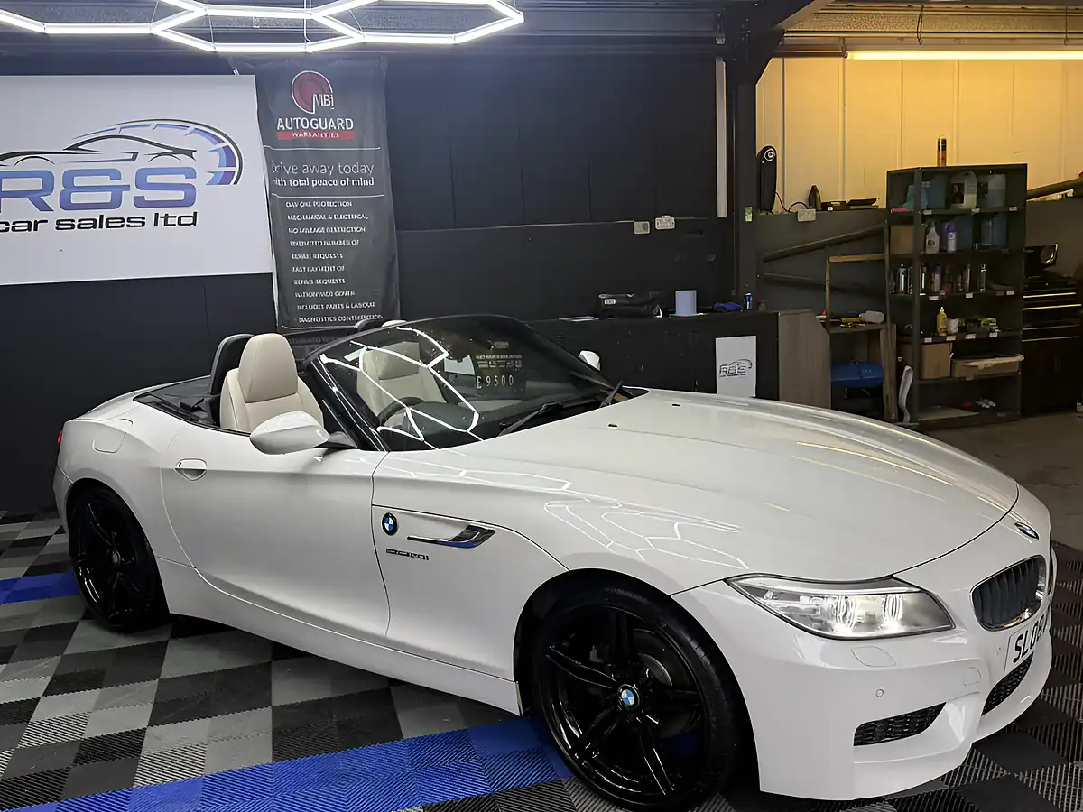 Used 2015 BMW Z4 M Sport Roadster White - Front View