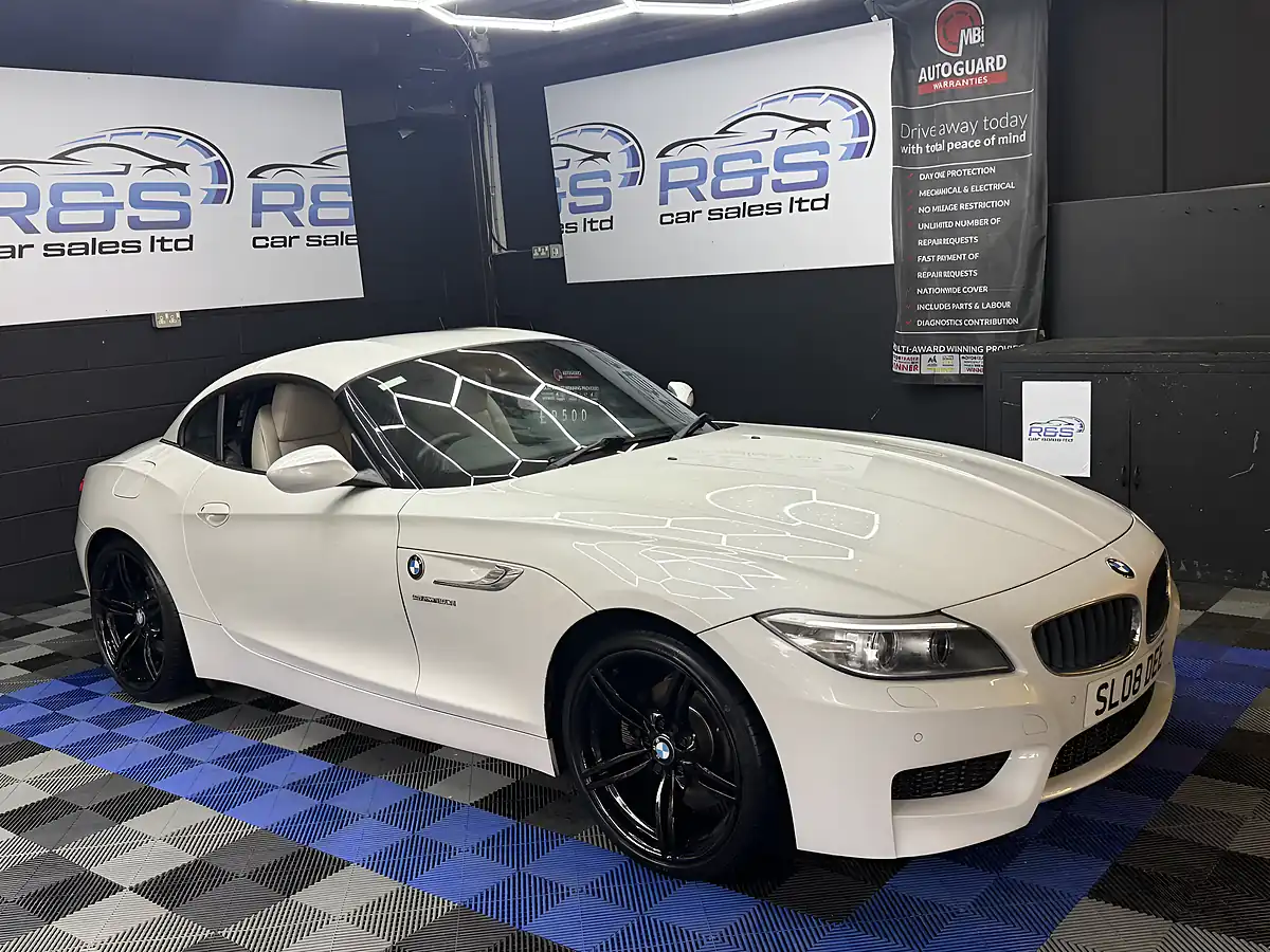 Used 2015 BMW Z4 M Sport Roadster White - Interior and Exterior details 11