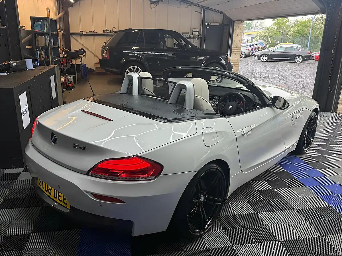 Used 2015 BMW Z4 M Sport Roadster White - Interior and Exterior details 15