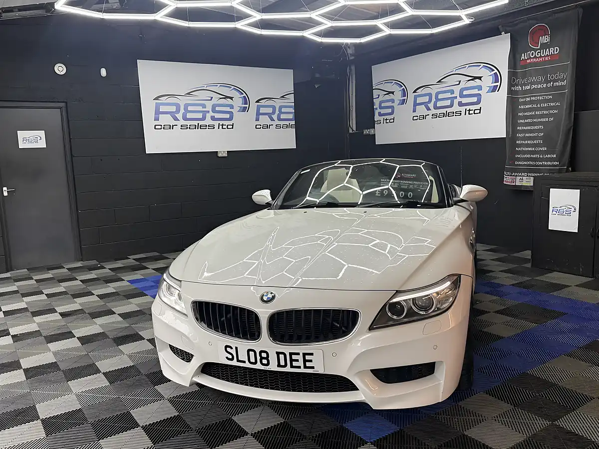 Used 2015 BMW Z4 M Sport Roadster White - Interior and Exterior details 17