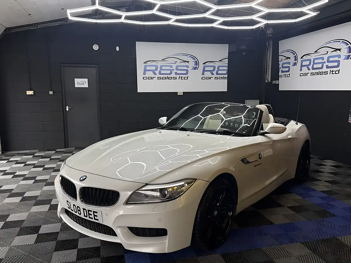 Used 2015 BMW Z4 M Sport Roadster White - Interior and Exterior details 18