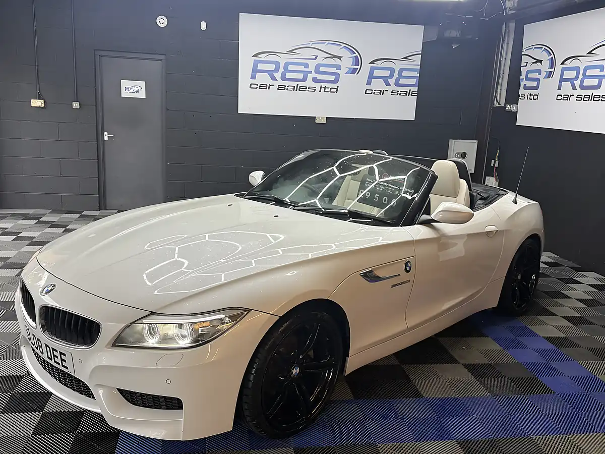 Used 2015 BMW Z4 M Sport Roadster White - Interior and Exterior details 3