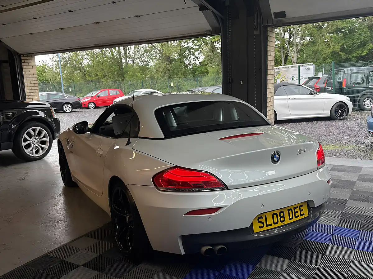 Used 2015 BMW Z4 M Sport Roadster White - Interior and Exterior details 9