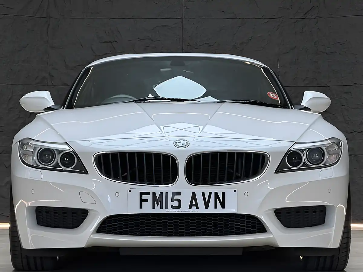 Used 2015 BMW Z4 M Sport White - Interior and Exterior details 8