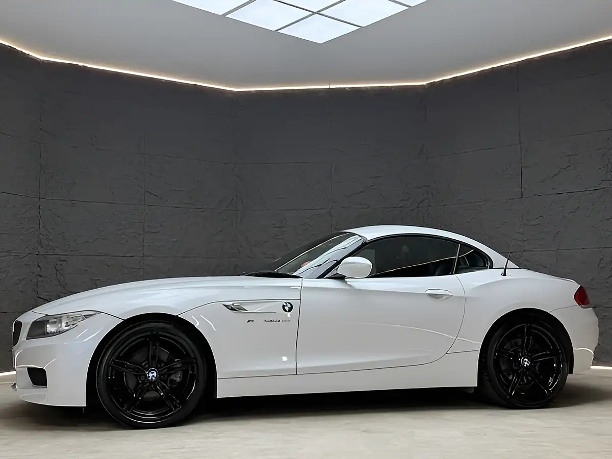 Used 2015 BMW Z4 M Sport White - Interior and Exterior details 9