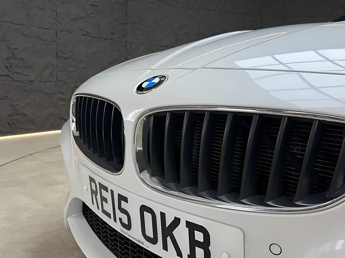 Used 2015 BMW Z4 M Sport White - Interior and Exterior details 17