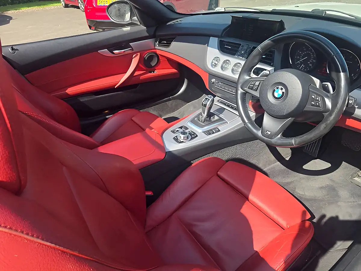 Used 2015 BMW Z4 M Sport White - Interior and Exterior details 10