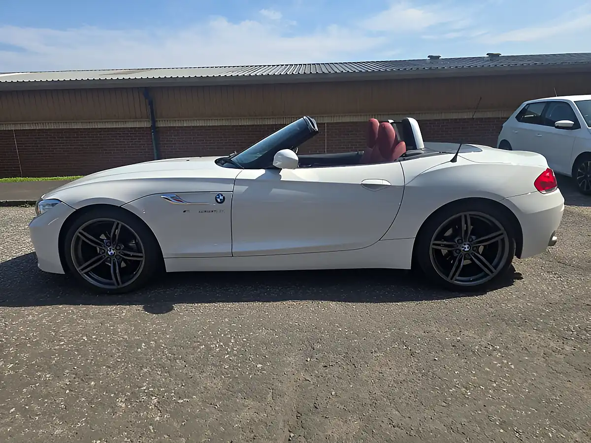 Used 2015 BMW Z4 M Sport White - Interior and Exterior details 13