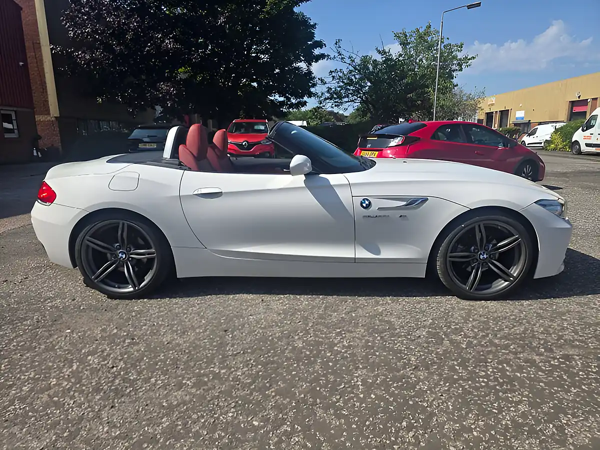 Used 2015 BMW Z4 M Sport White - Interior and Exterior details 15